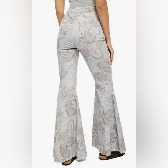 We The Free Just Float On Flare Paisley Print 30 - Picture 3 of 8